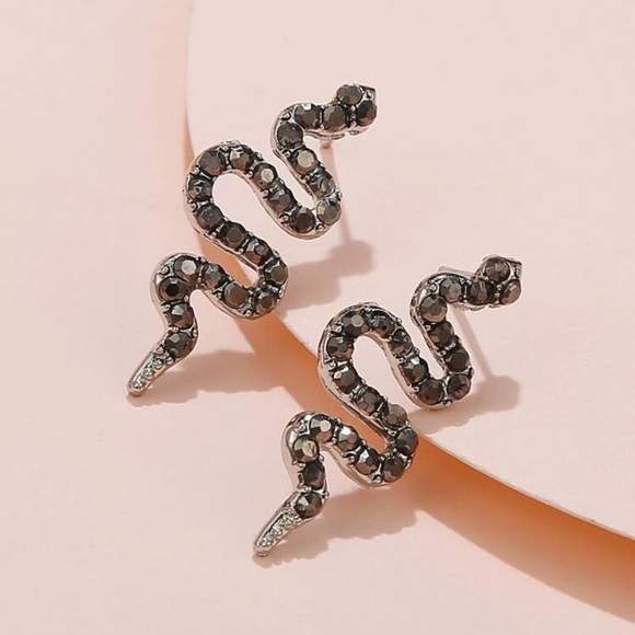 🐍 Serpent Snake Rhinestone Gun Black Earrings 🐍 - Picture 2 of 6